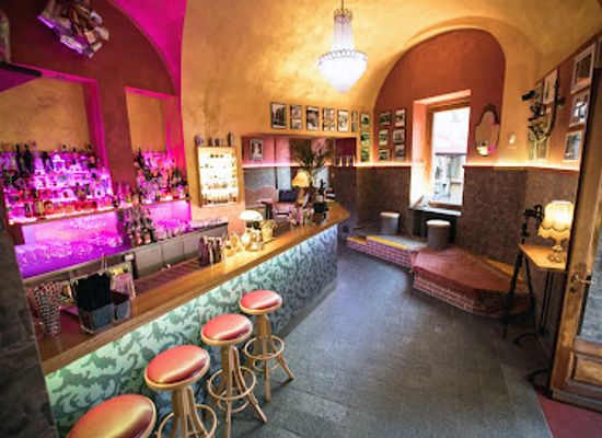 italy/piedmont/bar/tclub-street-bar
