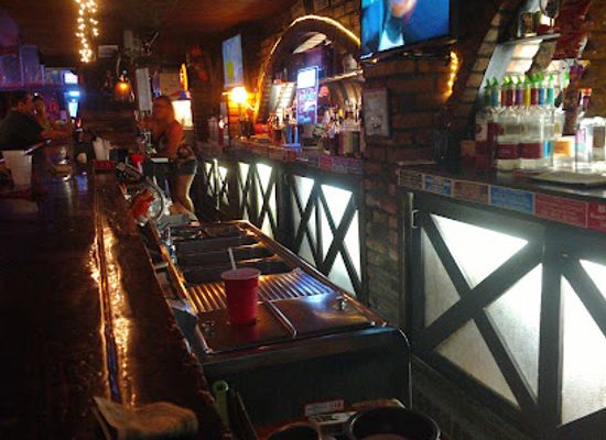 arizona/yuma/bar/red-s-bird-cage