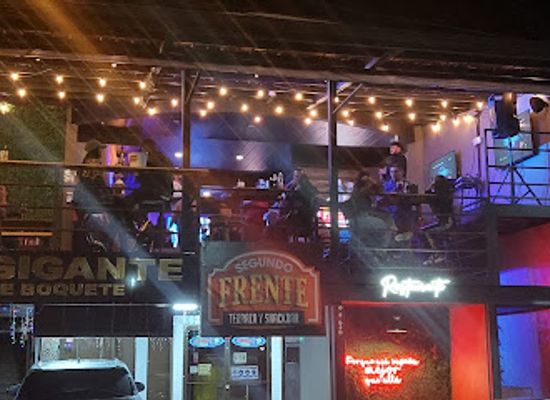 panama/boquete/bar/segundo-frente-terraza-y-snackbar