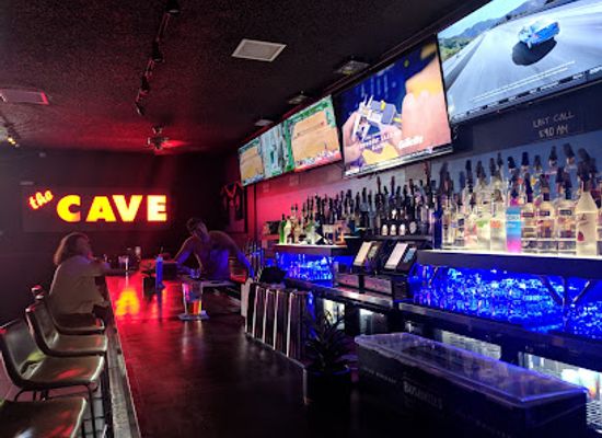 california/anaheim/bar/thecave-sports-bar