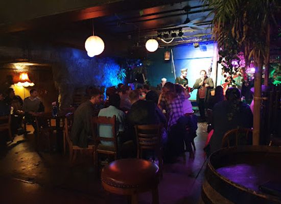 new-zealand/wellington/te-aro/bar/r-bar