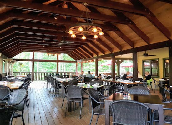 south-carolina/blue-ridge-mountains/bar/micas-restaurant-and-pub