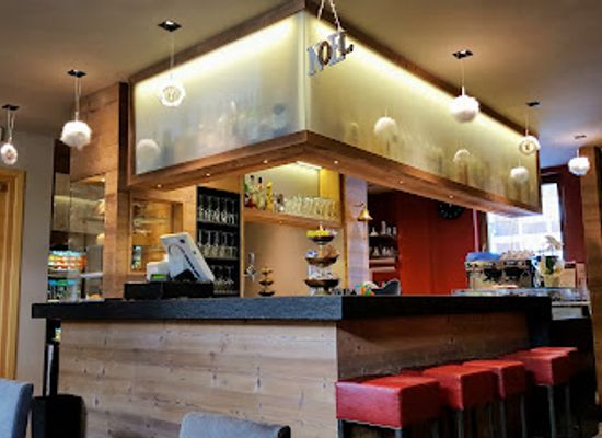italy/cervinia/bar/bar-au-planet