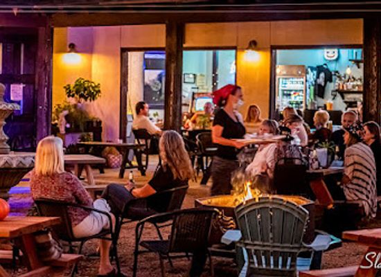 texas/new-braunfels/bar/our-lady-bar-patio