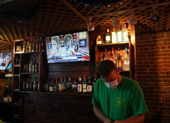 arkansas/arkansas-river-valley/bar/alligator-rays-cajun-sports-bar