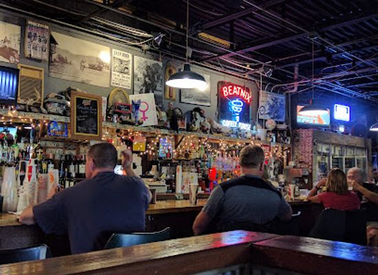 south-dakota/black-hills/bar/the-knuckle-saloon