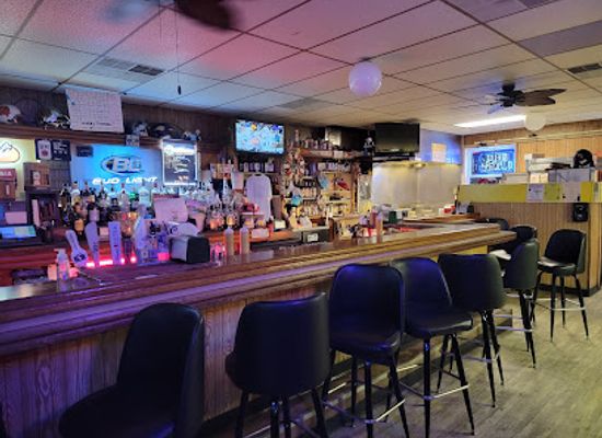 wisconsin/blue-hills/bar/spot-bar