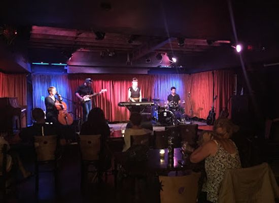 canada/yukon/bar/casbah