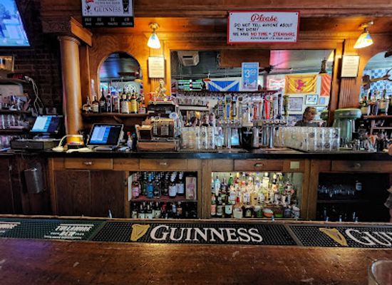 kansas/central-kansas/bar/red-lyon-tavern