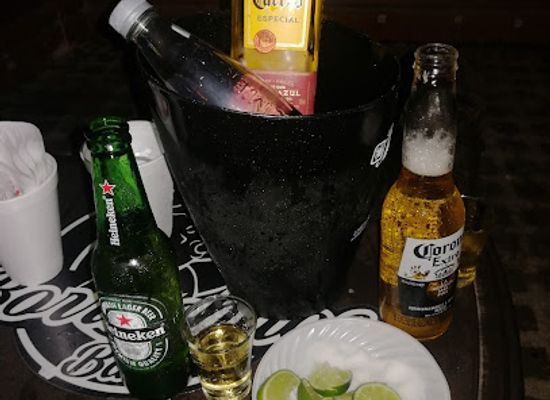colombia/cartagena/bocagrande/bar/borrachitos-bar