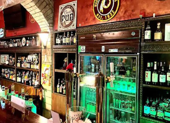 japan/okinawa/bar/chuck-s-pub