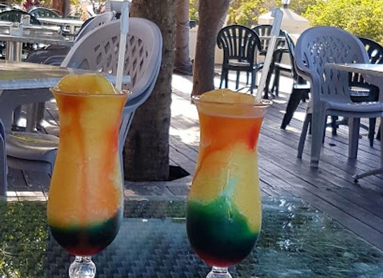turks-and-caicos-islands/turtle-cove-marina/bar/simone-s