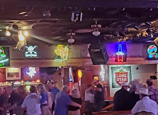 texas/blackland-prairie/bar/pardners-nightclub-largest-dancehall