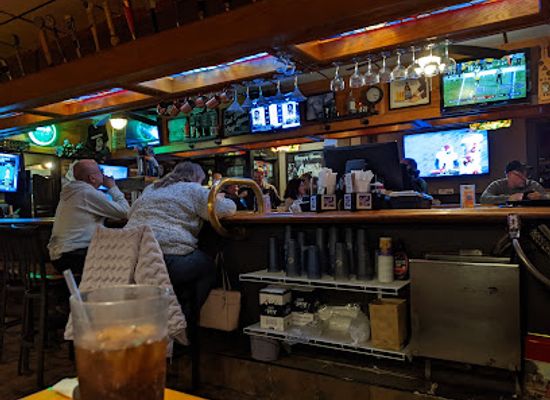 new-york/capital-district/bar/across-the-street-pub