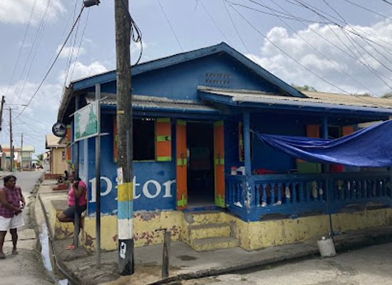 saint-lucia/anse-la-raye/bar/soaps-corner-bar