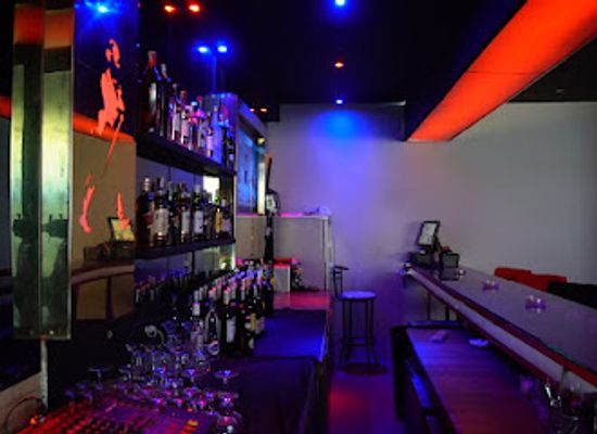 morocco/meknes/bar/the-red-flower