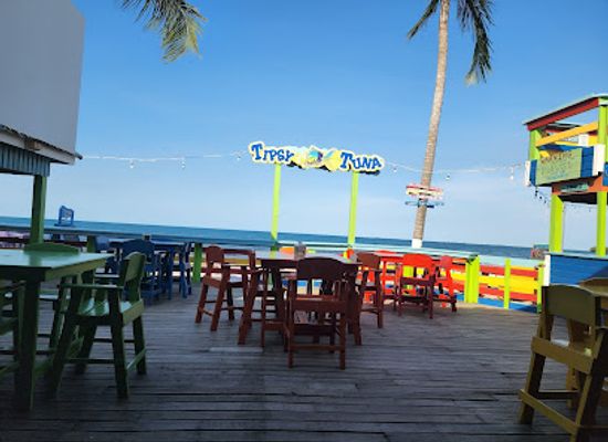 belize/stann-creek-district/bar/tipsy-tuna