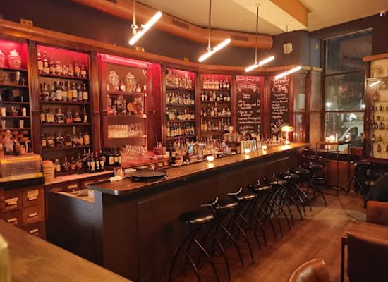 germany/berlin/kreuzberg/bar/the-pharmacy-bar