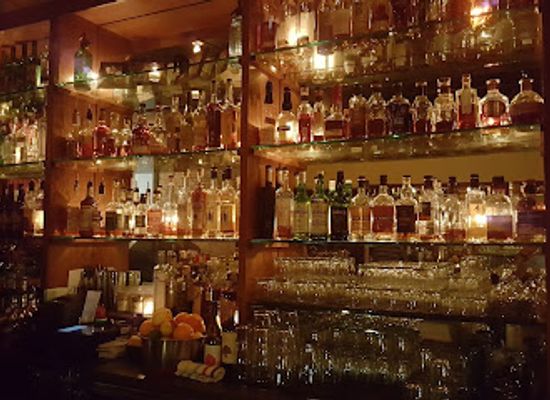 illinois/driftless-area/bar/the-whistler