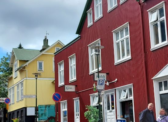 iceland/landmannalaugar/bar/bravo