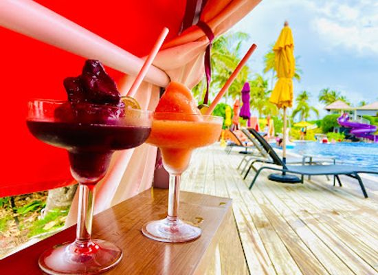 maldives/male/villingili/bar/pool-bar
