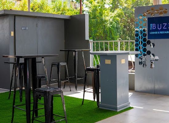 jamaica/manchester-plateau/bar/the-buzz-lounge-restaurant