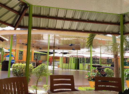 guinea-bissau/fula-jalon-highlands/bar/marisqueira-de-safim