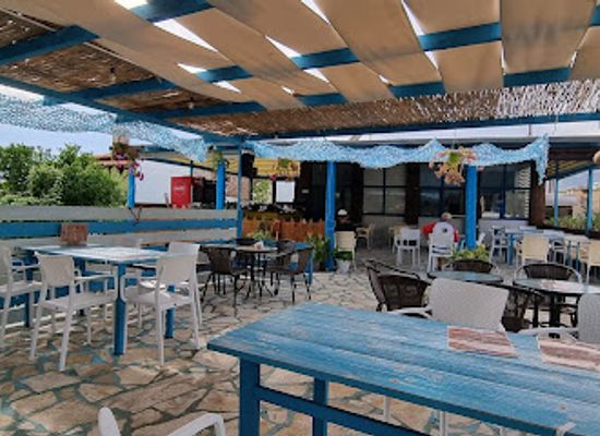 albania/himara/bar/taverna-piroia