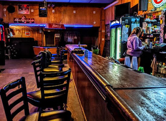 illinois/driftless-area/bar/hess-s-whiskey-river