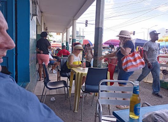 saint-lucia/castries/bar/x-vibrations
