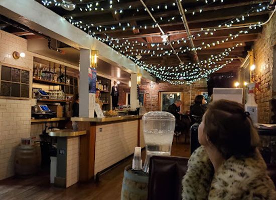 new-york/albany/bar/the-albany-distilling-company-bar-and-bottle-shop