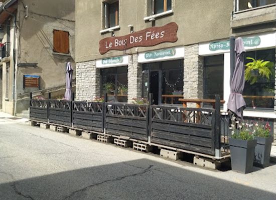 france/ecrins-national-park/bar/le-bois-des-fees