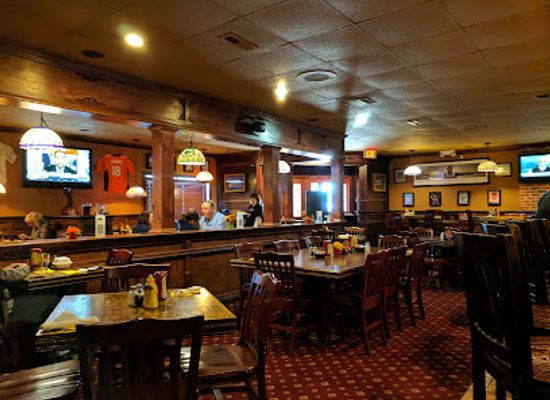 kansas/red-hills/bar/legends-pub-grille