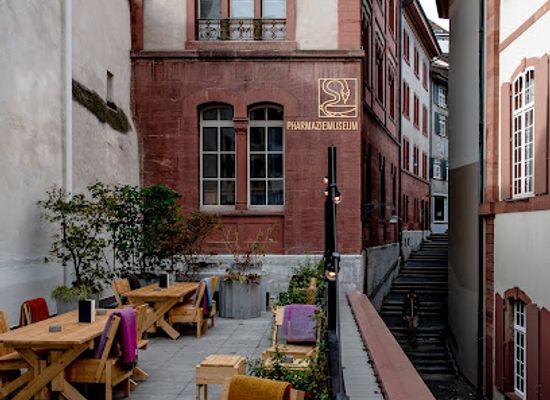 switzerland/basel/old-town/bar/kuni-gunde