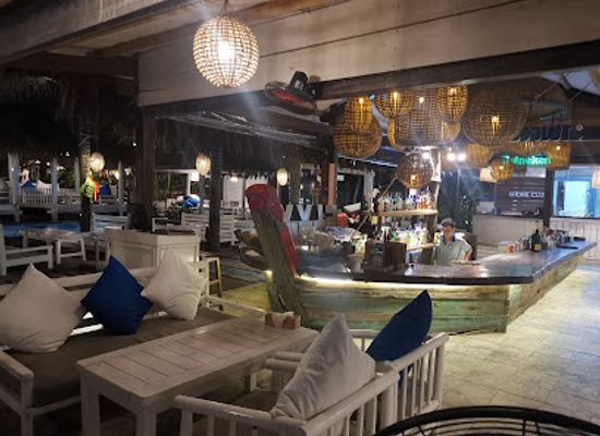 vietnam/south-central-coast/bar/shore-club-an-bang-beach
