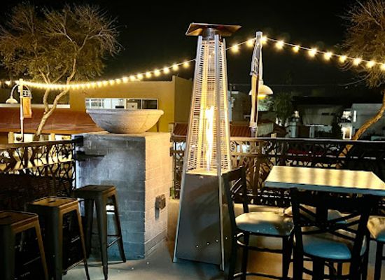 arizona/scottsdale/scottsdale-fashion-square/bar/pour-decisions-patio-kitchen