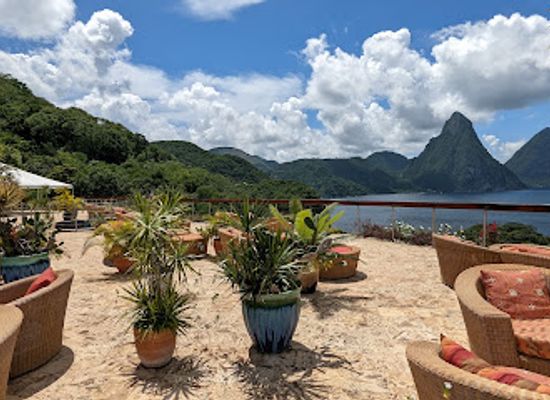 saint-lucia/anse-mamin/bar/jade-mountain-club
