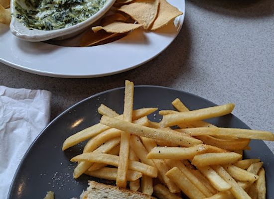 north-carolina/yadkin-valley/bar/saddlebrook-grill