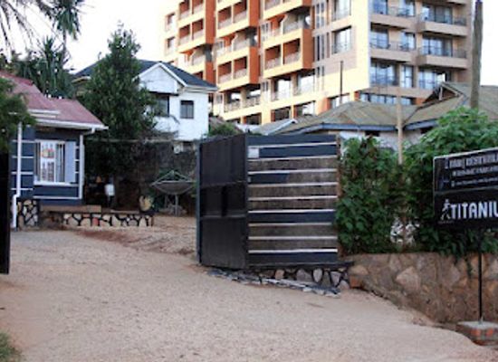 uganda/entebbe/bar/titanium-bar-and-restaurant