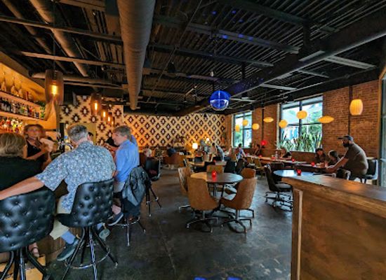 tennessee/knoxville-metropolitan-area/bar/fly-by-night