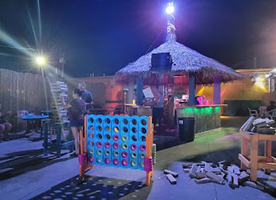 ohio/sandusky/bar/the-cove-at-louie-s-bar