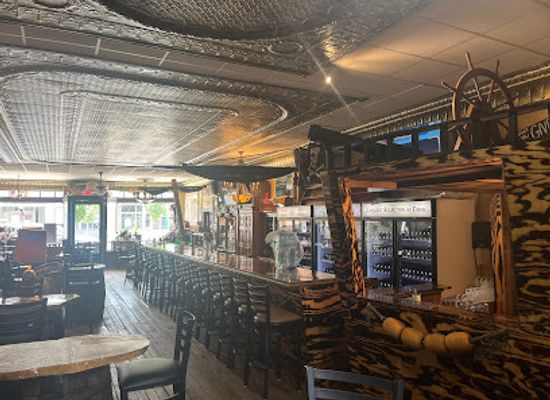 tennessee/knoxville-metropolitan-area/bar/the-pirate-tavern-evape-dispensary
