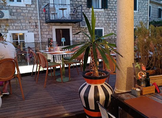 montenegro/prokletije/bar/gastro-bar-piazza