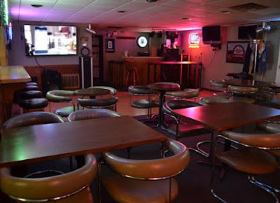 kentucky/bowling-green/bar/dolphie-s-lounge
