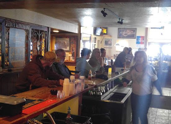 wyoming/converse-county/bar/happy-days-liquors-butch-s-bar