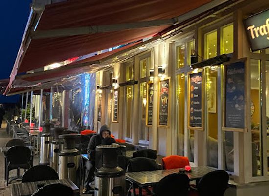 germany/lubeck/innenstadt/bar/traffico-cocktailbar-restaurant-und-cafe-taglich-bis-open-end