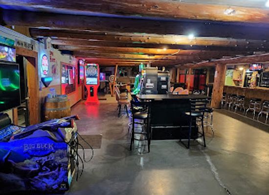 idaho/bitterroot-mountains/bar/dog-house-saloon
