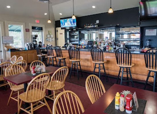 massachusetts/barnstable/bar/tavern-on-the-green-at-olde-barnstable