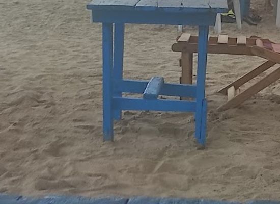 ecuador/coastal-lowlands/bar/restaurante-on-the-beach