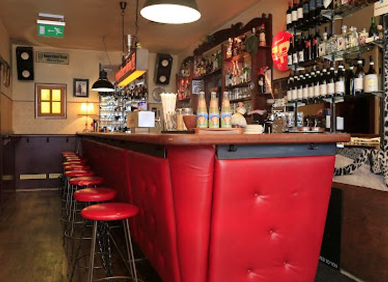 germany/munich-countryside/bar/cabane-bar